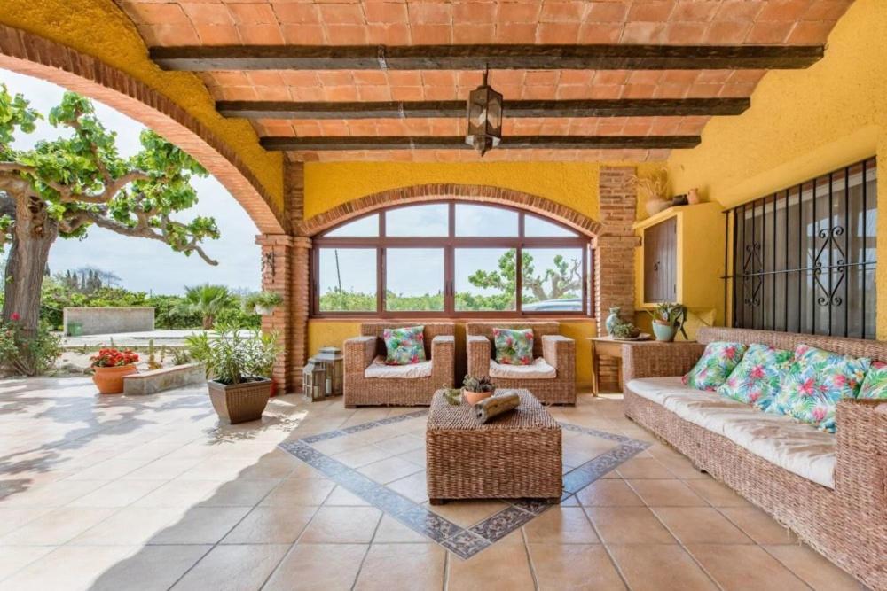 Masia Castellvi B&B Vinyols i Els Arcs Exterior photo